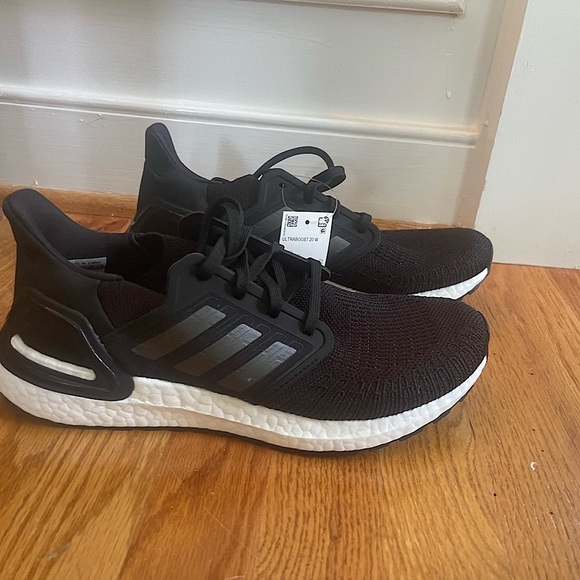 Adidas Ultraboost 20  size 9 - Picture 2 of 5
